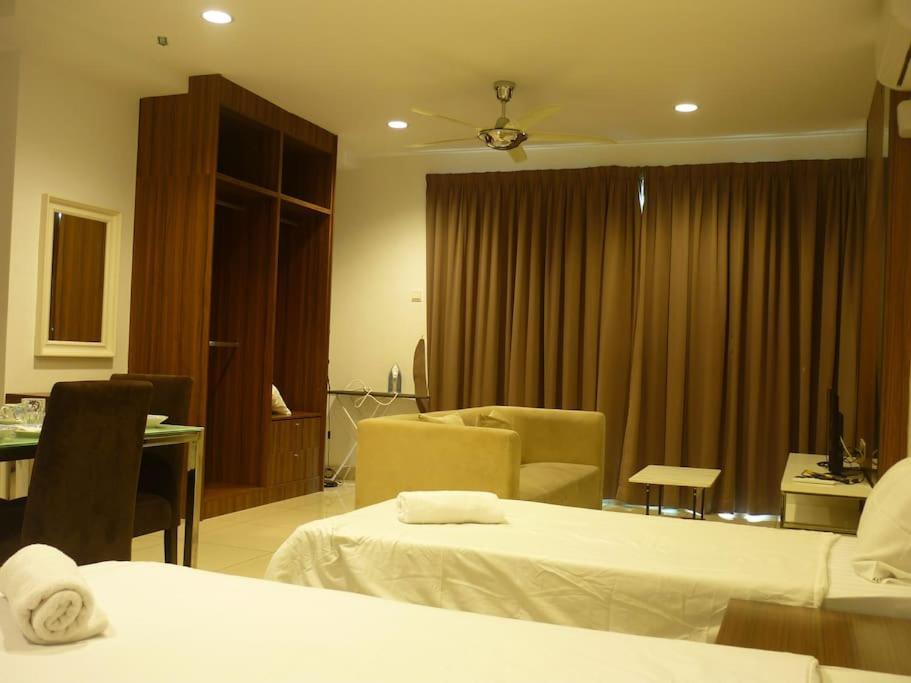 At Middle Floor Sea View