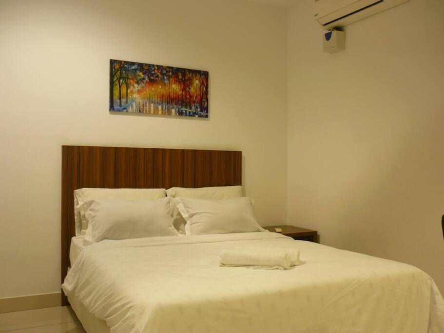 At Middle Floor Sea View Apartment *