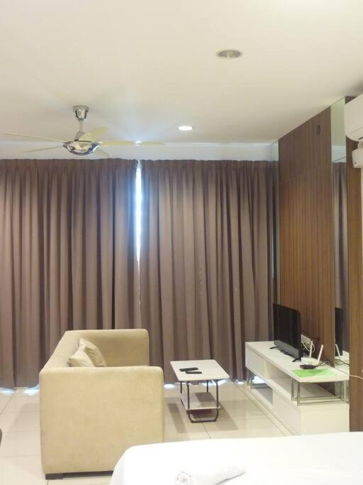At Middle Floor Sea View Apartment *